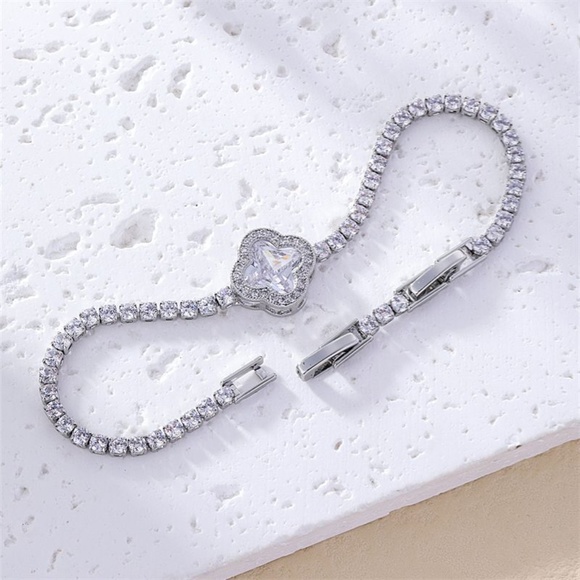 Jewelry - Silver Clover Tennis Bracelet